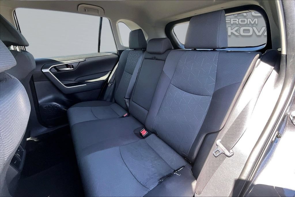 Used 2024 Toyota RAV4 XLE AWD/4WD image 25