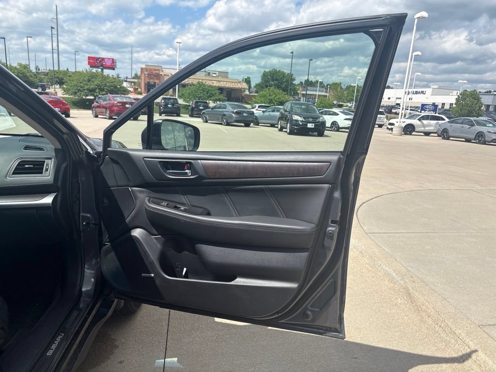 Used 2019 Subaru Outback 2.5i Limited AWD/4WD image 25