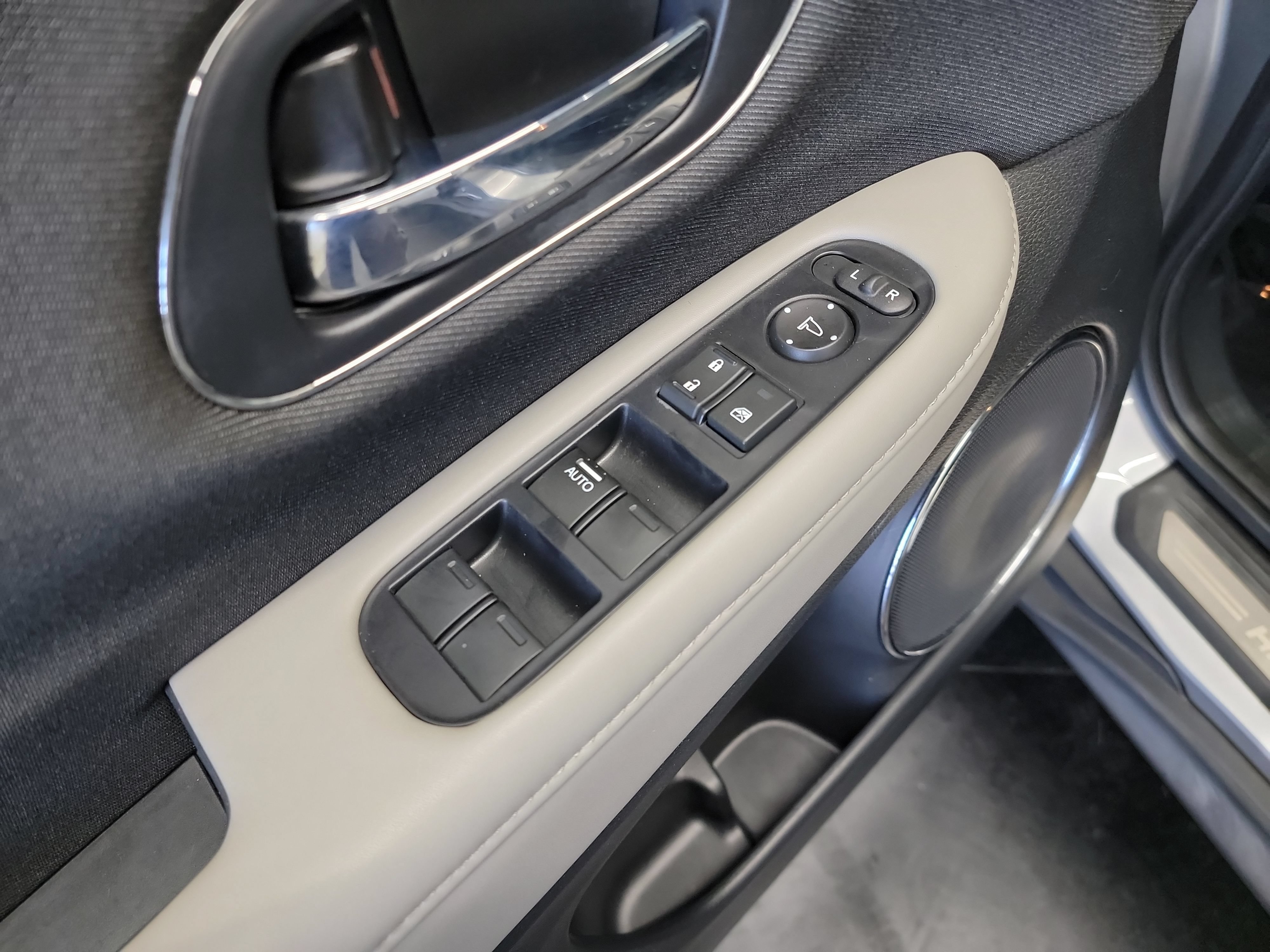 Used 2021 Honda HR-V EX image 14