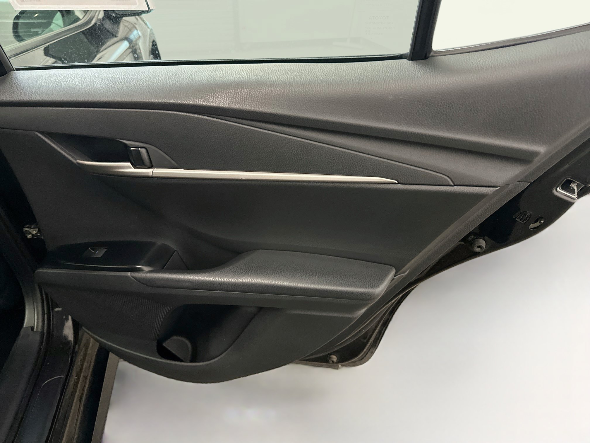 Used 2025 Toyota Camry LE FWD image 31