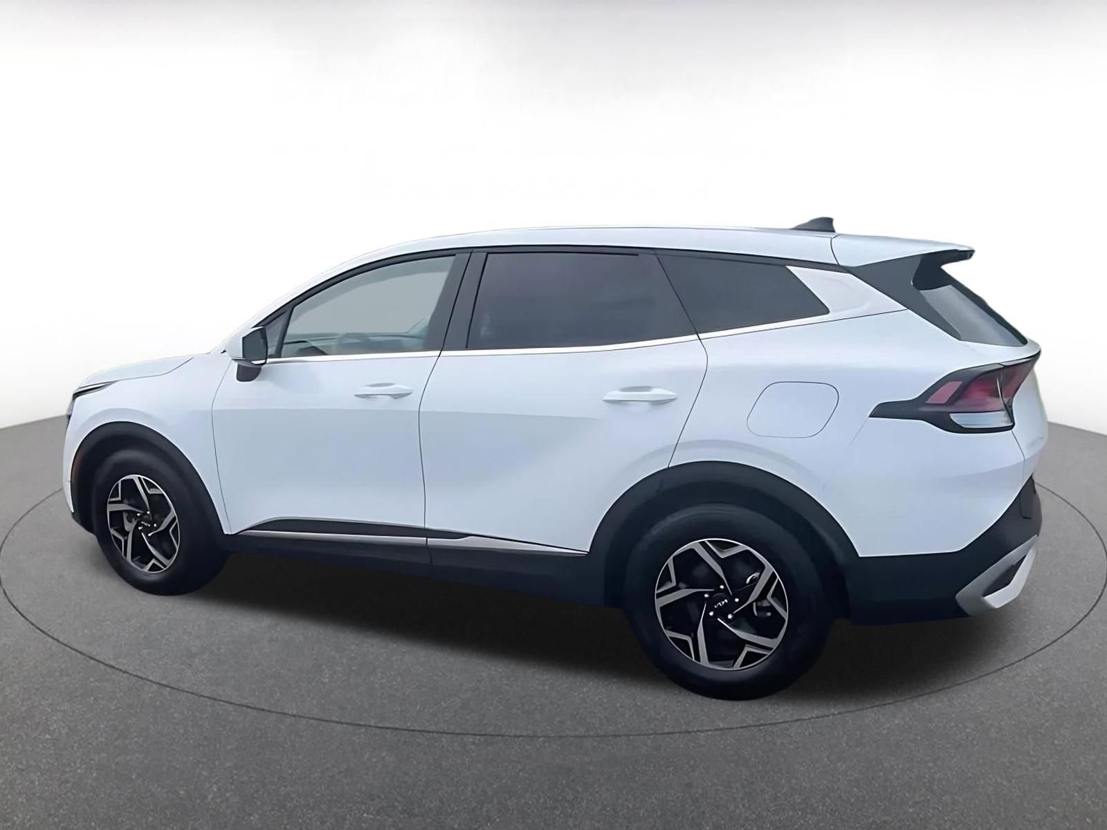 Used 2025 Kia Sportage LX FWD image 10