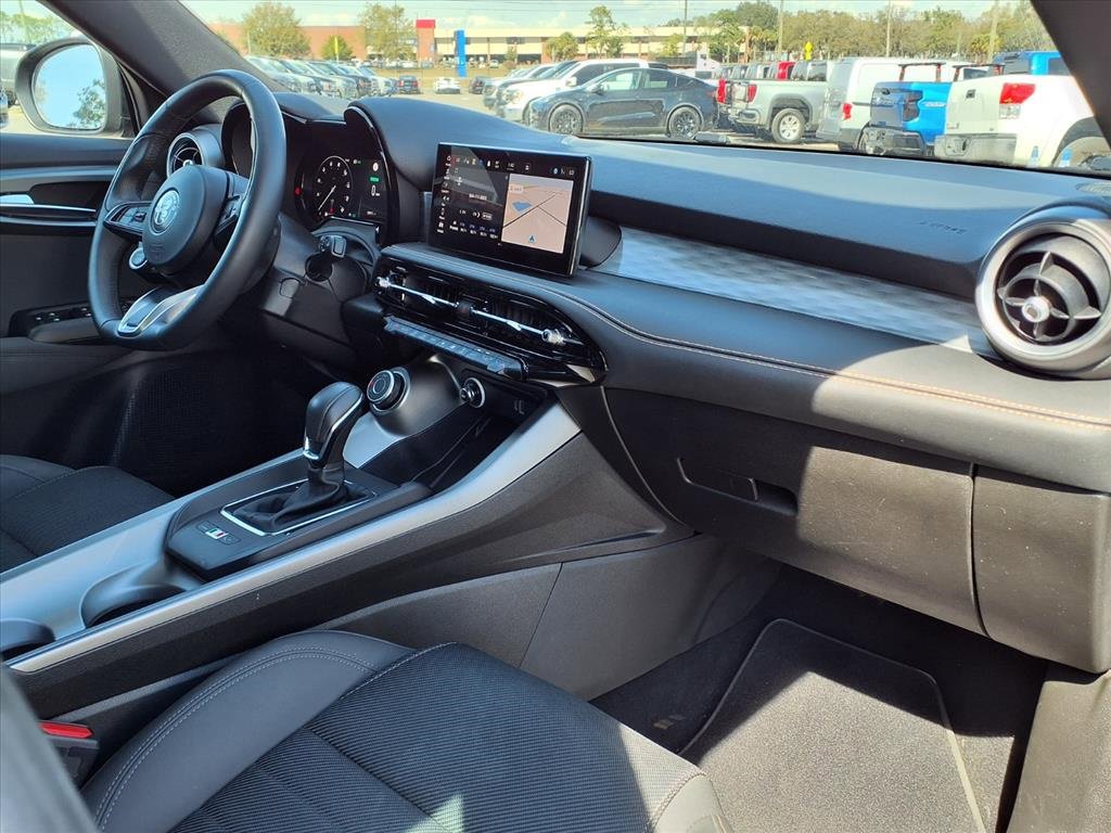 Used 2024 Alfa Romeo Tonale Ti image 11