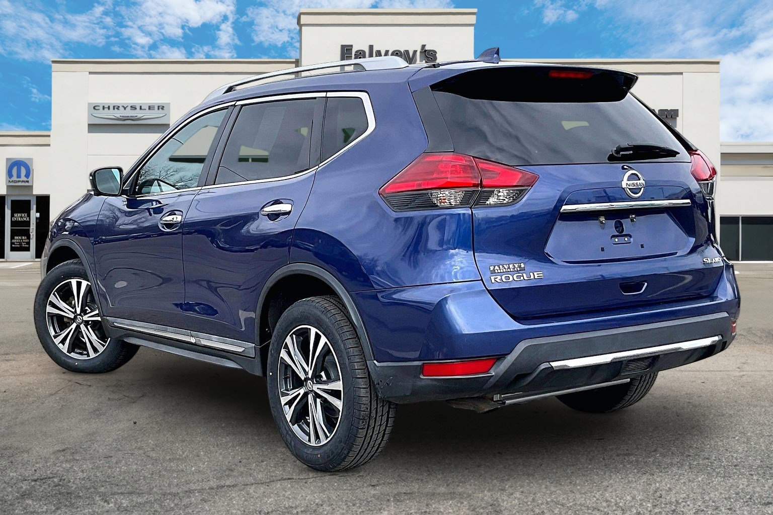 Used 2017 Nissan Rogue SL w/ SL Premium Package image 12