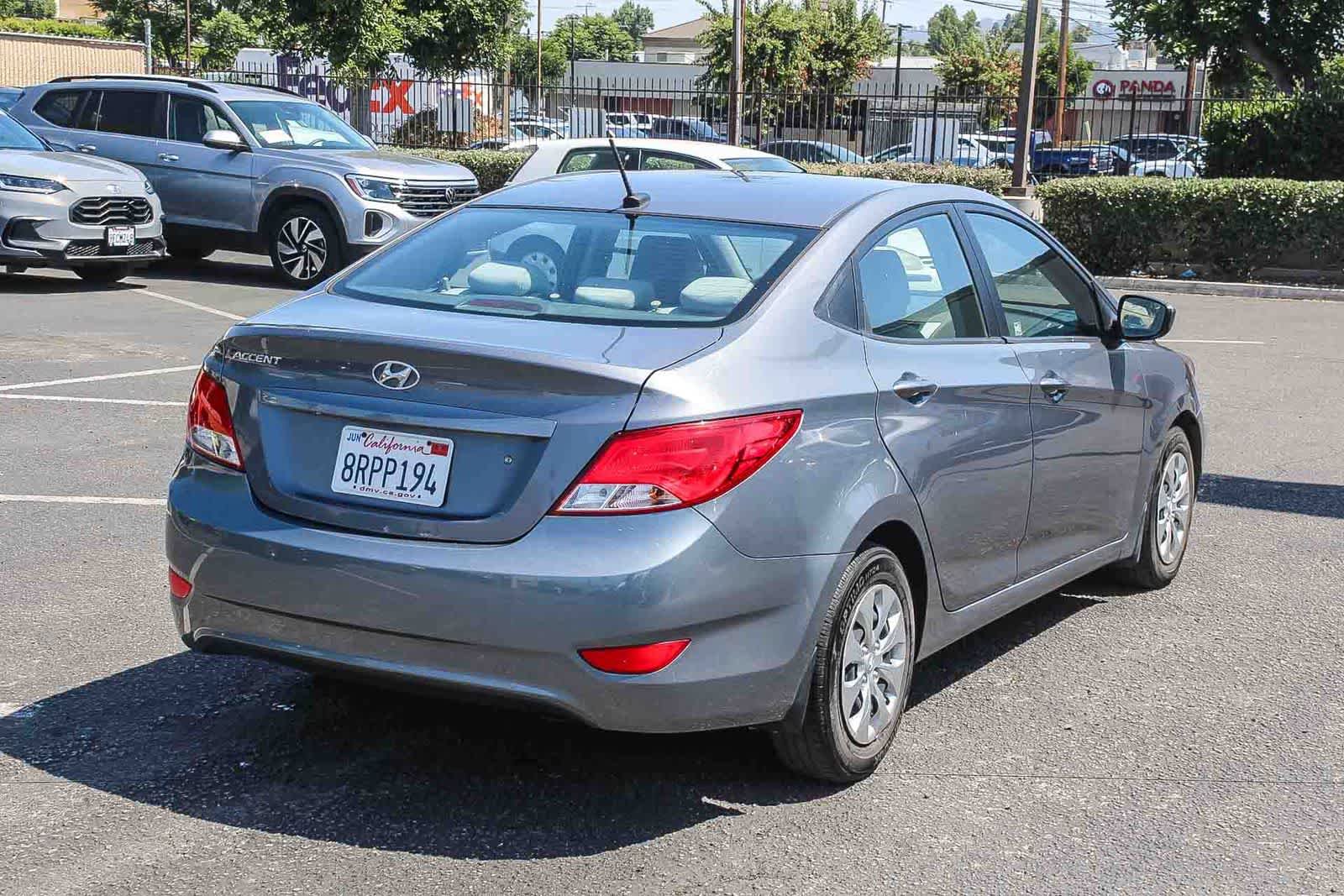 Used 2016 Hyundai Accent SE w/ Option Group 02 FWD image 4