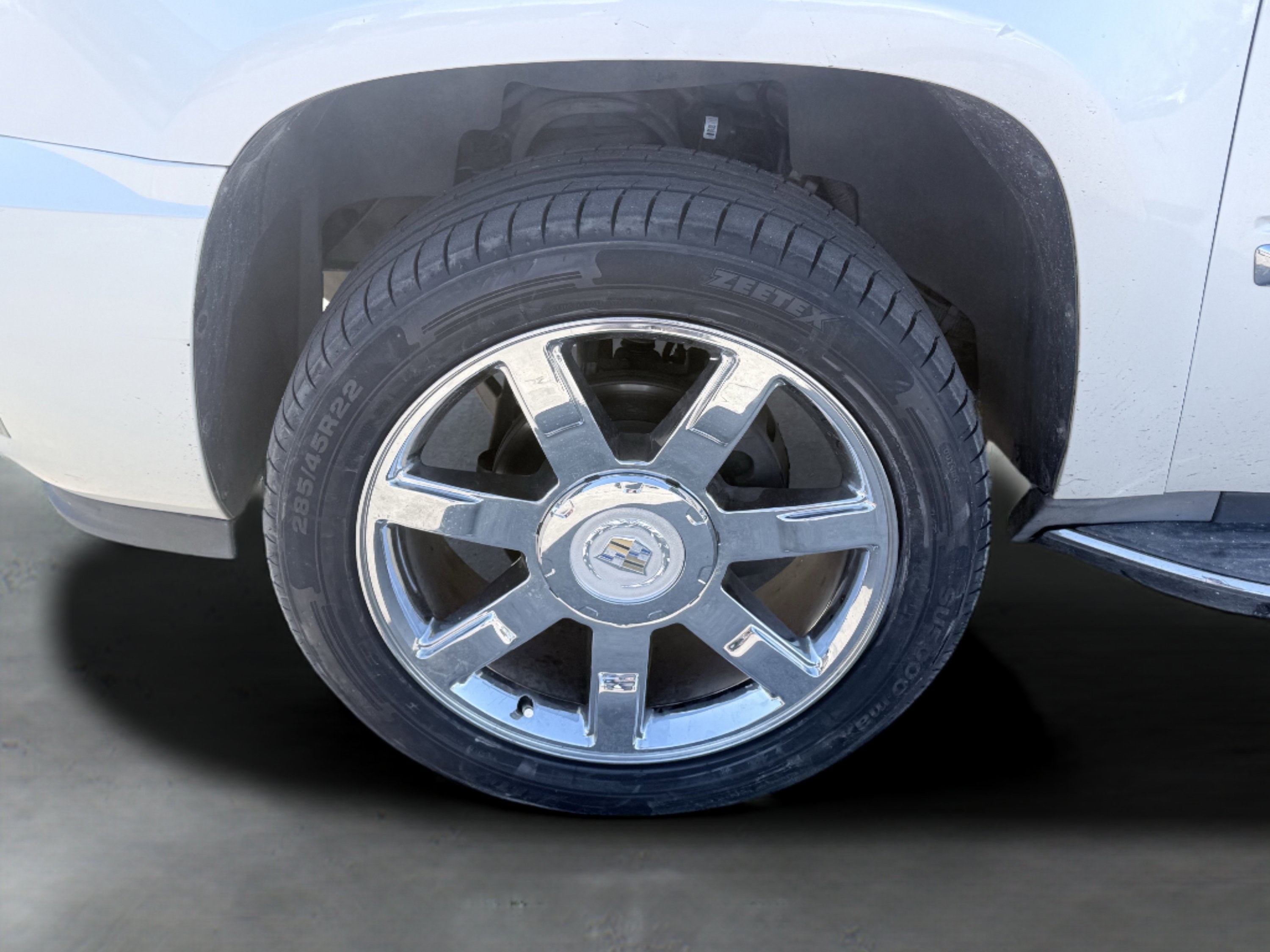 Used 2012 Cadillac Escalade Luxury RWD image 12