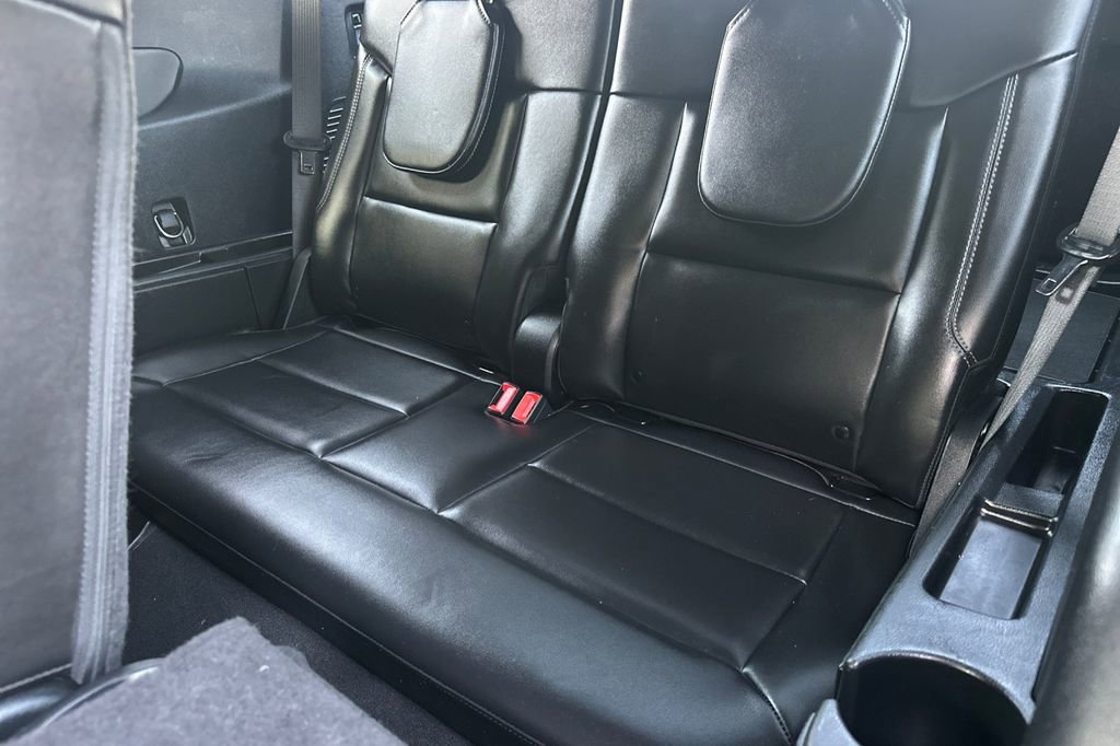 Certified 2022 Ford Explorer XLT w/ Equipment Group 202A image 13