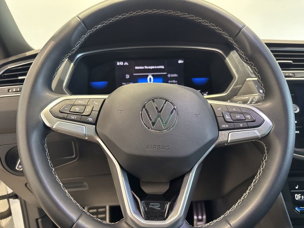 Used 2023 Volkswagen Tiguan SE R-Line image 22
