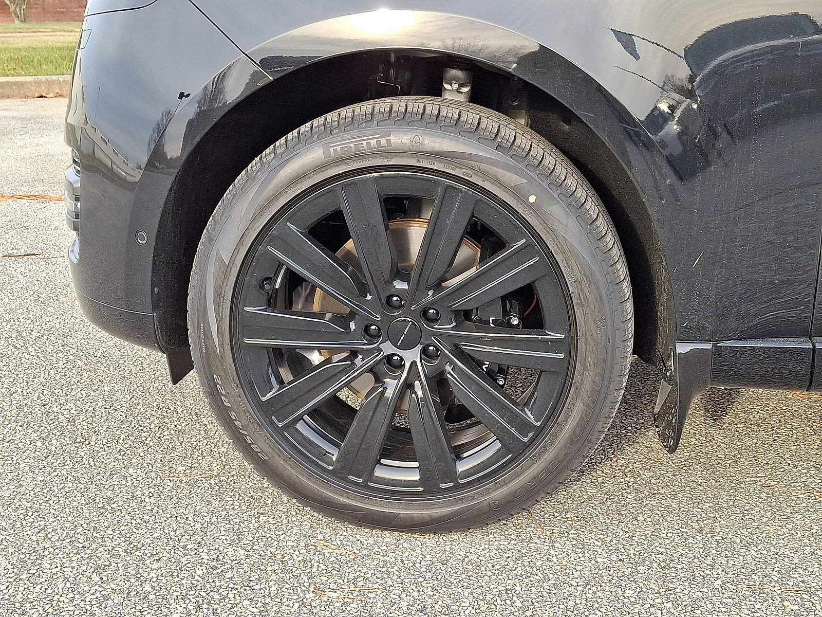 New 2026 Land Rover Range Rover Long Wheelbase SE image 2