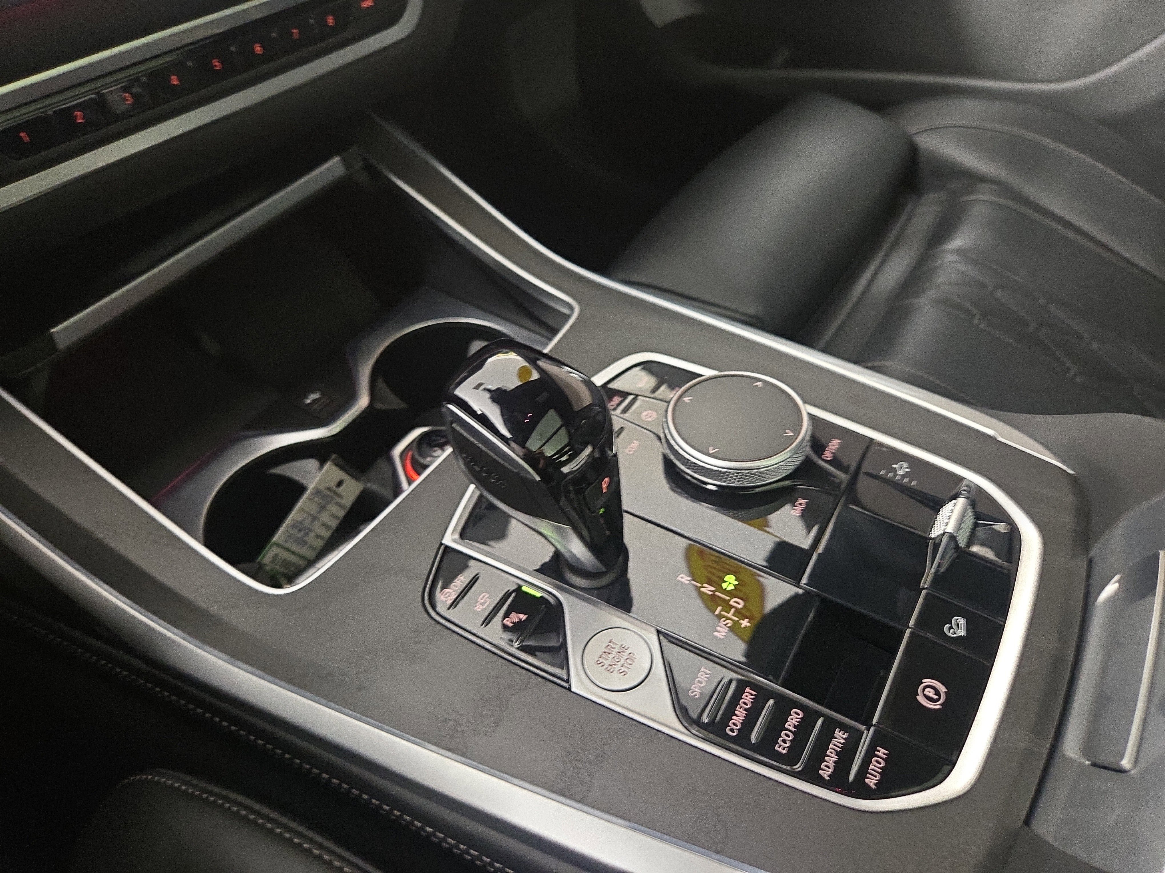 Used 2022 BMW X7 xDrive40i w/ M Sport Package image 25