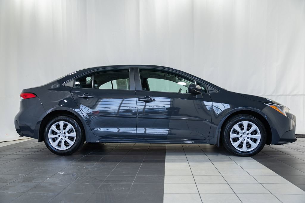 Used 2023 Toyota Corolla LE image 3
