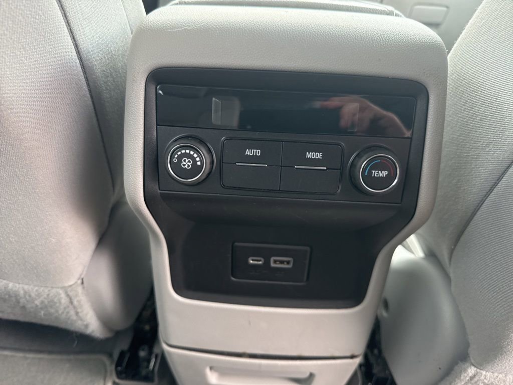 Used 2021 GMC Acadia SLE image 10