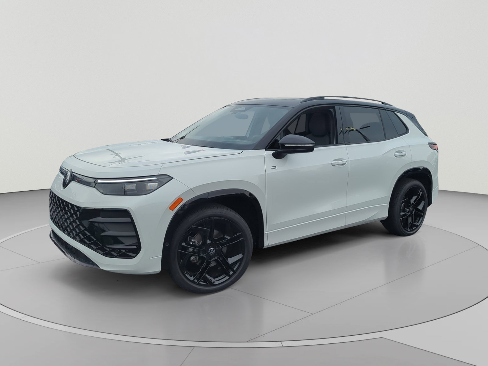 New 2026 Volkswagen Tiguan SE R-Line FWD image 1
