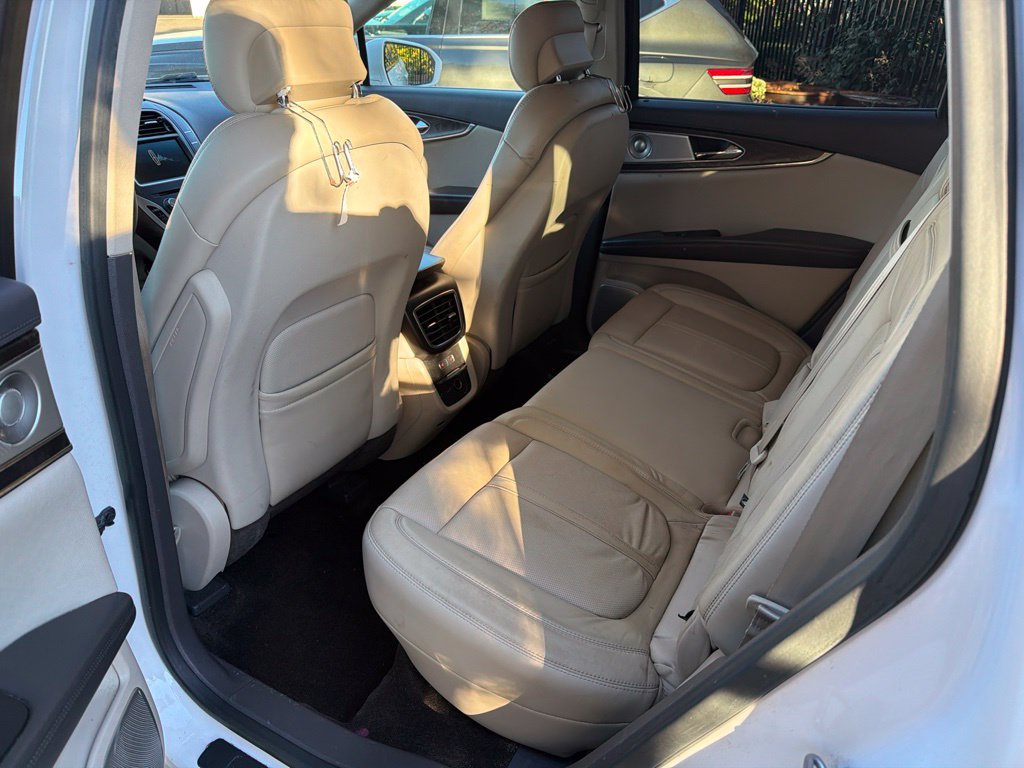 Used 2016 Lincoln MKX Reserve w/ Luxury Package AWD/4WD image 6