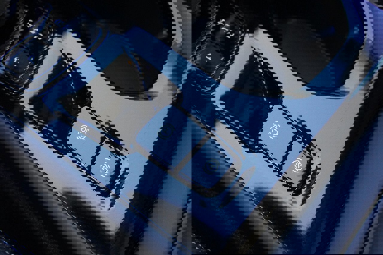 Certified 2025 Volvo XC40 B5 Plus image 18