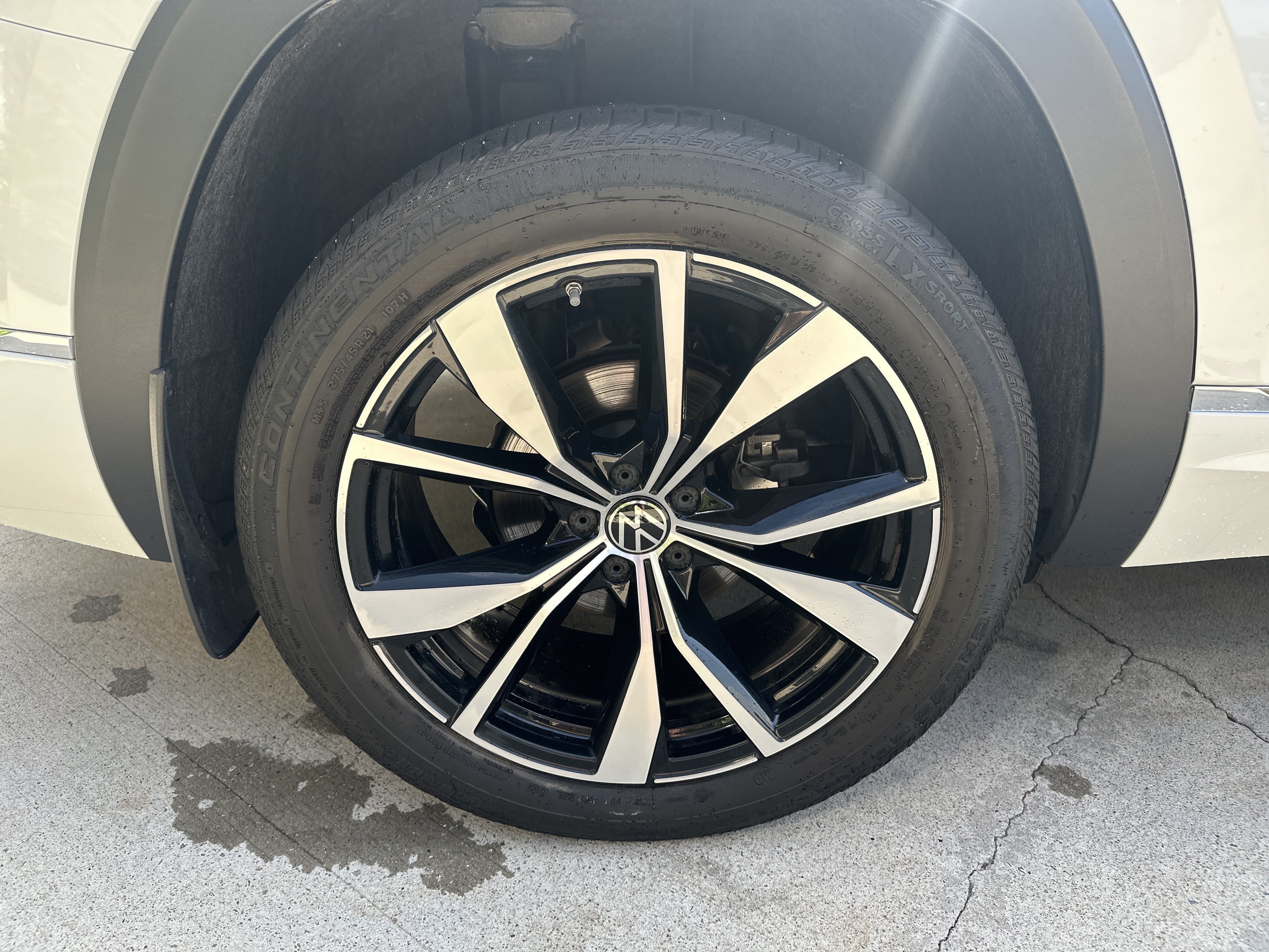 Used 2024 Volkswagen Atlas SEL Premium R-Line AWD/4WD image 34