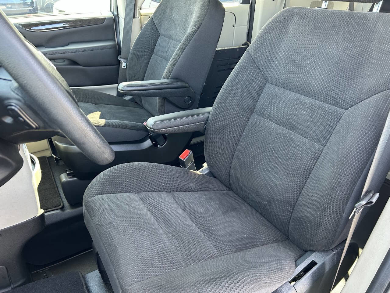 Used 2018 Dodge Grand Caravan SE w/ Power Convenience Group I image 21