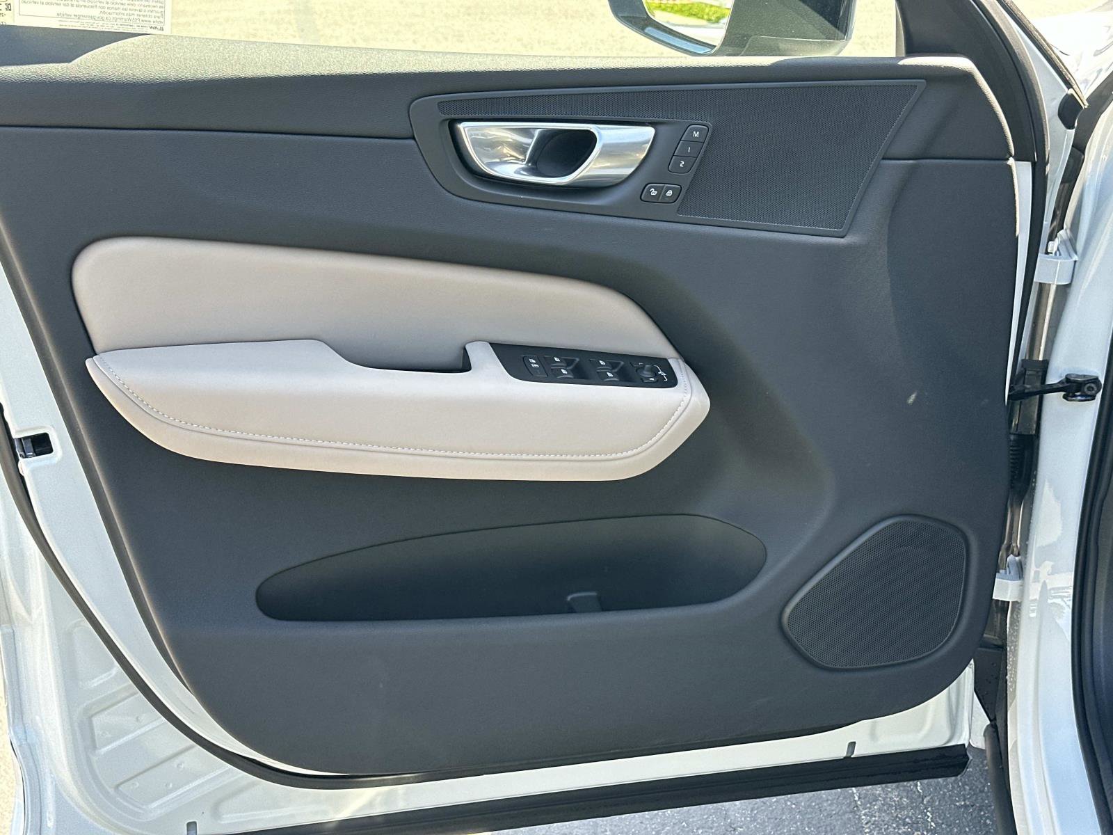 Certified 2026 Volvo XC60 B5 Plus w/ Protection Package Premier image 15