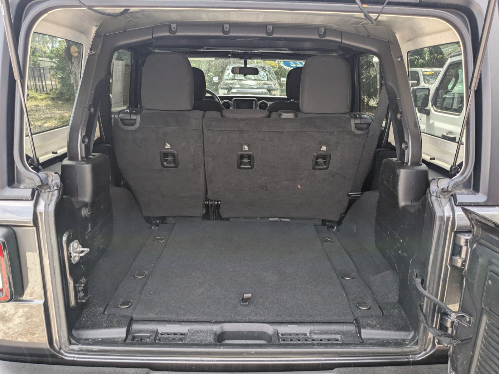 Used 2022 Jeep Wrangler Unlimited Sport AWD/4WD image 11