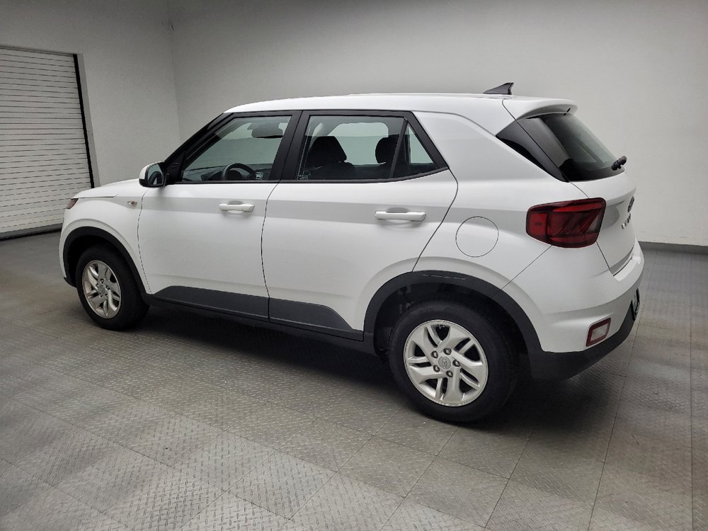 Used 2021 Hyundai Venue SE FWD image 3