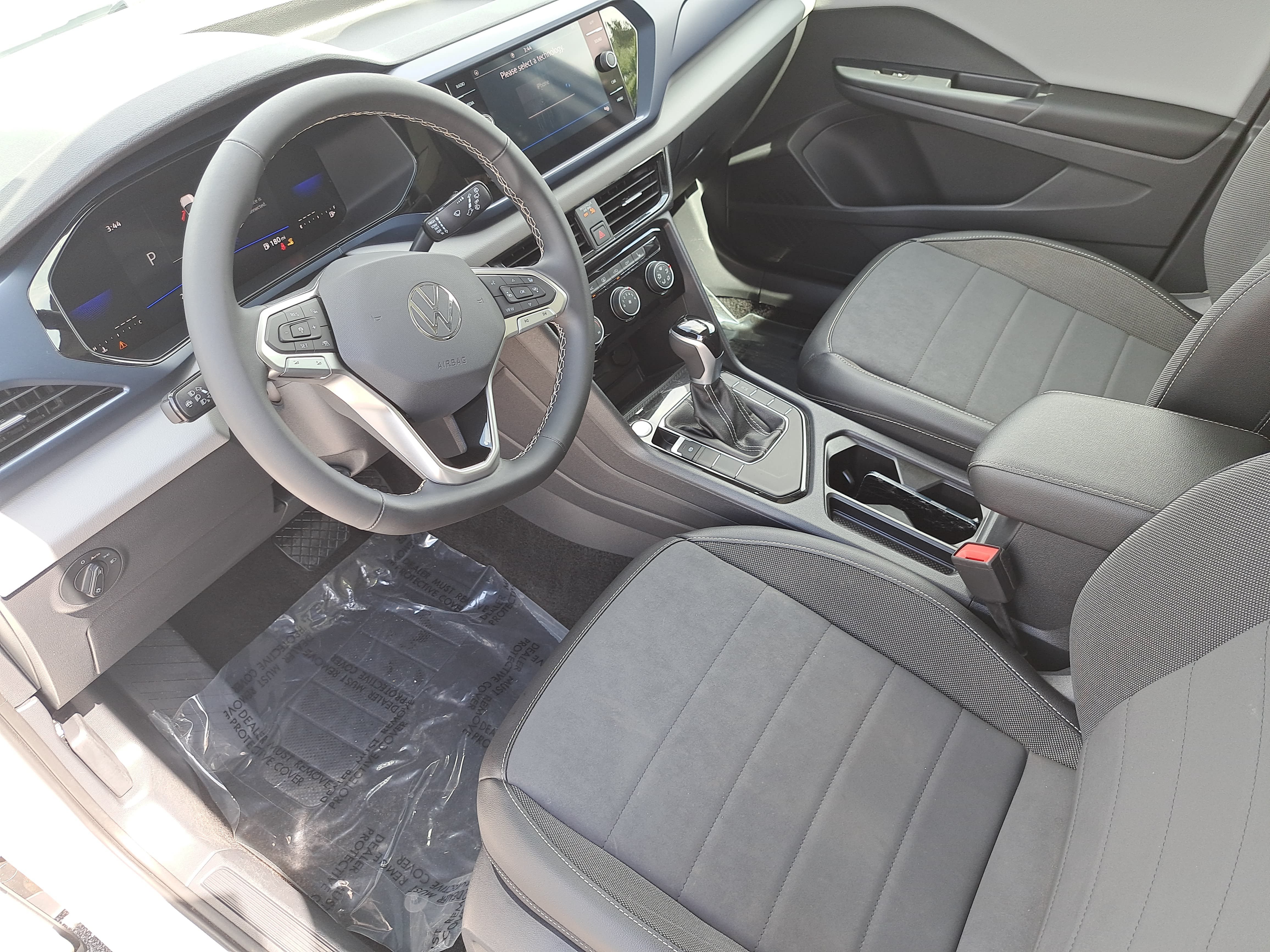 Certified 2023 Volkswagen Taos SE w/ Panoramic Sunroof Package FWD image 15