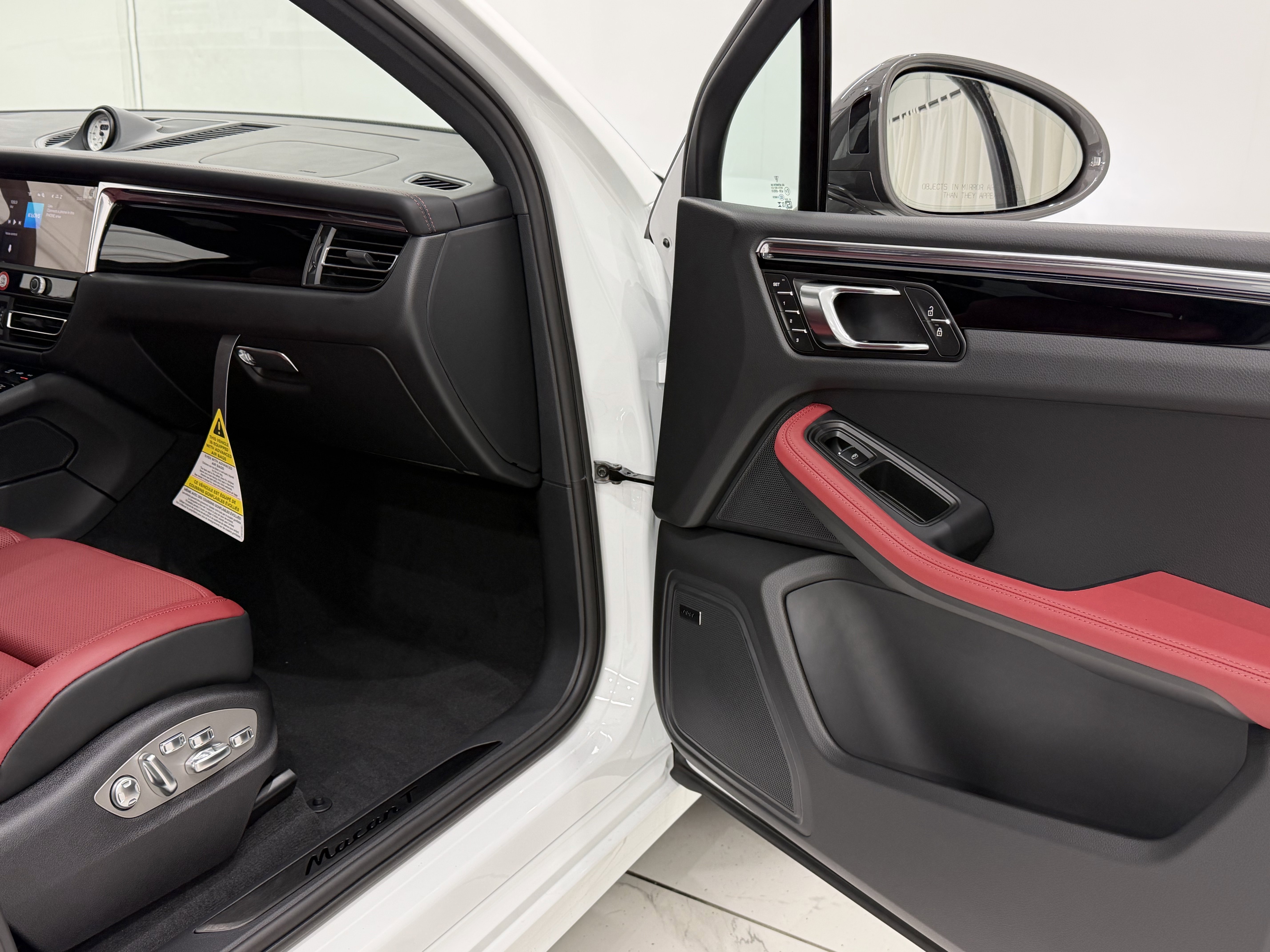 New 2026 Porsche Macan Turbo image 23