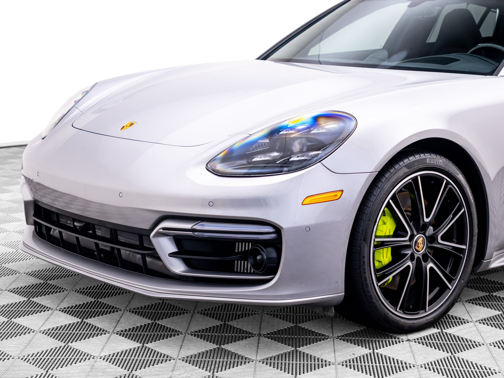 Used 2022 Porsche Panamera 4 AWD/4WD image 37
