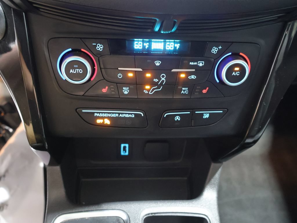 Used 2019 Ford Escape SE w/ SE Sport Appearance Package AWD/4WD image 26
