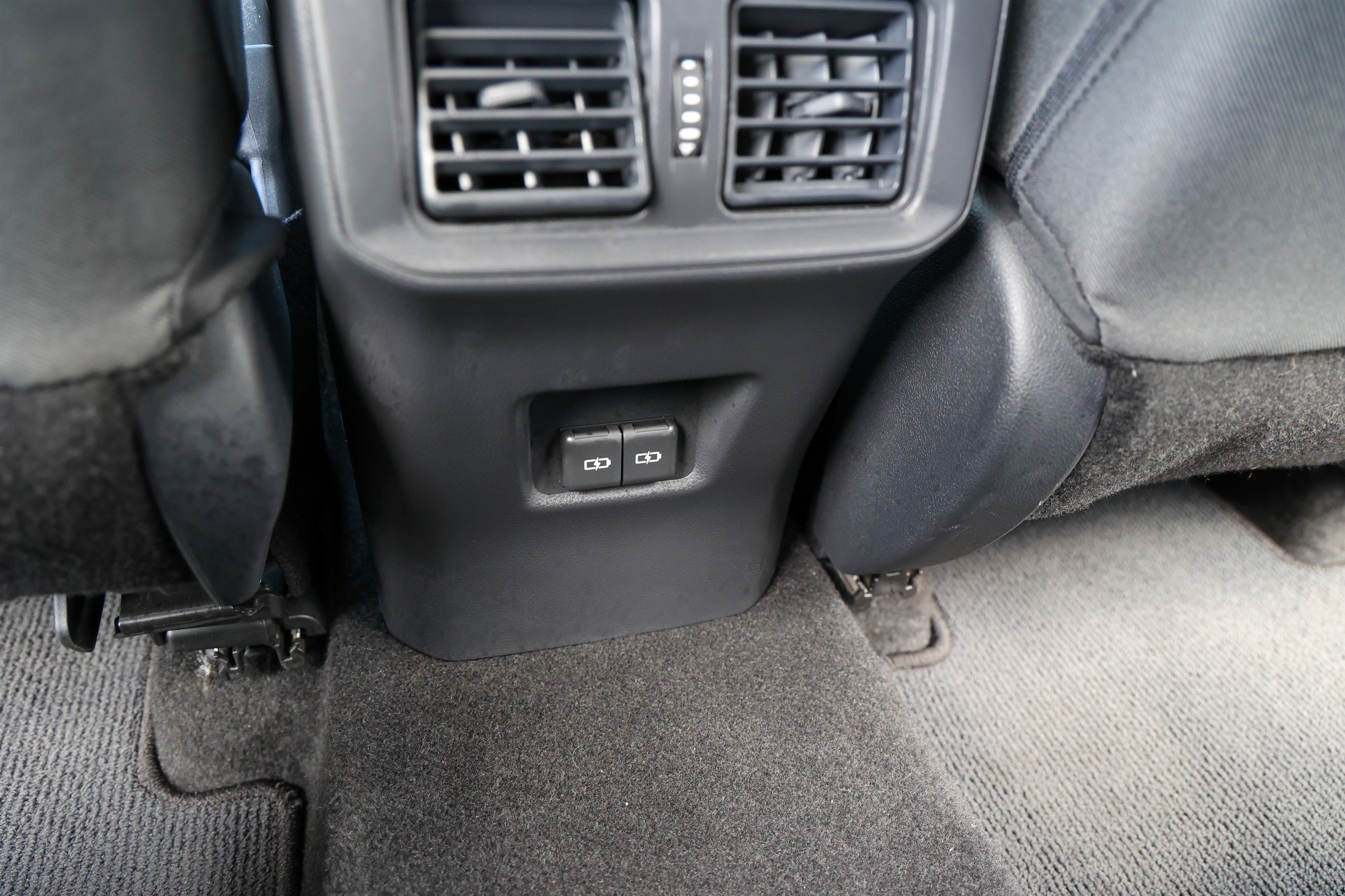 Certified 2025 Toyota RAV4 XLE w/ Convenience Package FWD image 34