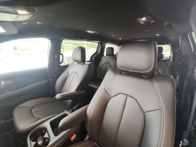 New 2026 Chrysler Pacifica Select image 34