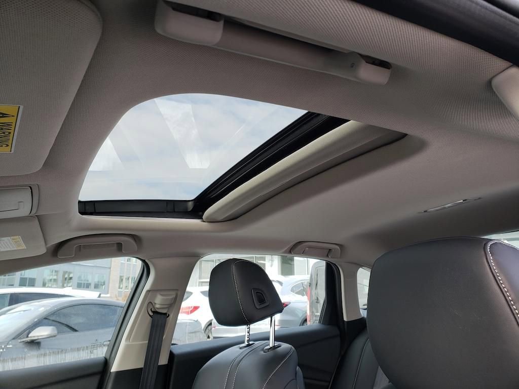 Certified 2025 Acura TLX w/ Technology Package image 32