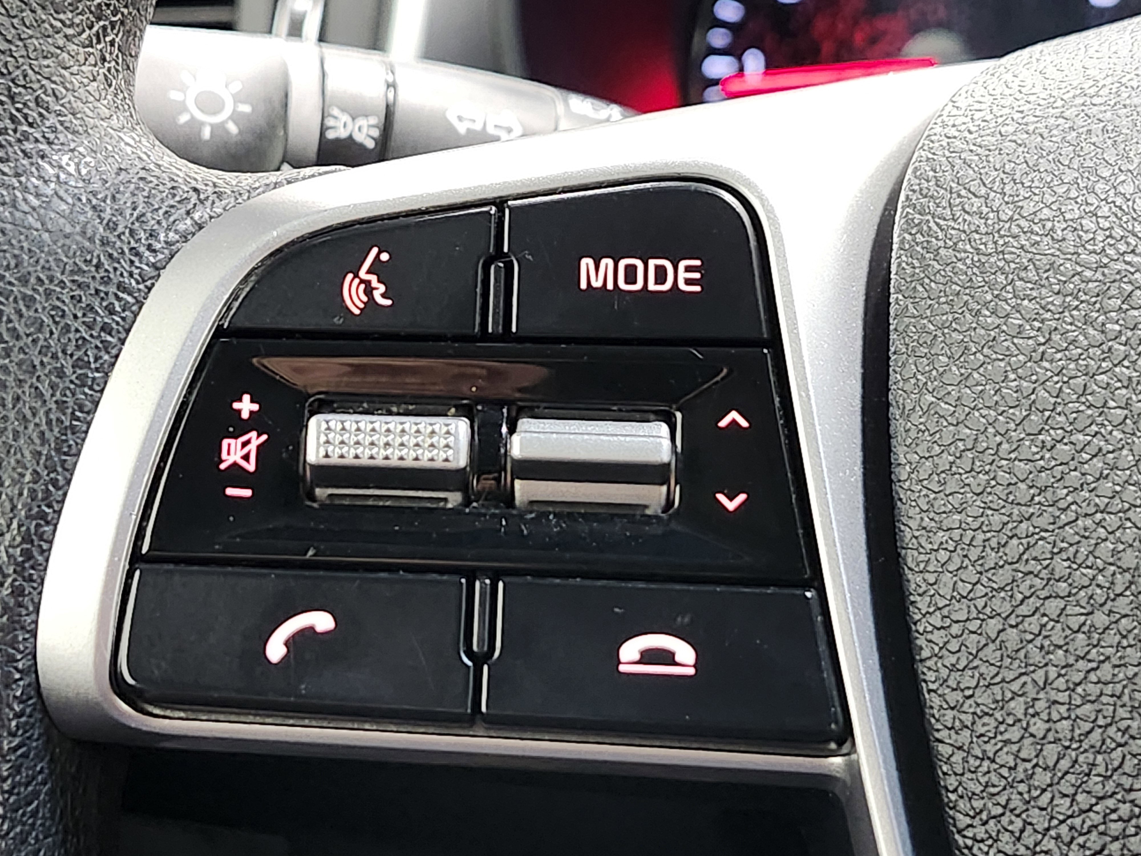 Used 2020 Kia Sorento LX V6 image 33