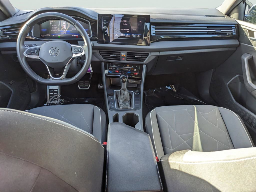 Certified 2025 Volkswagen Jetta Sport image 10