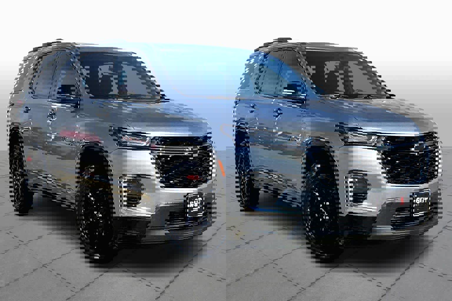 Used 2023 Chevrolet Traverse Premier w/ Redline Edition image 2