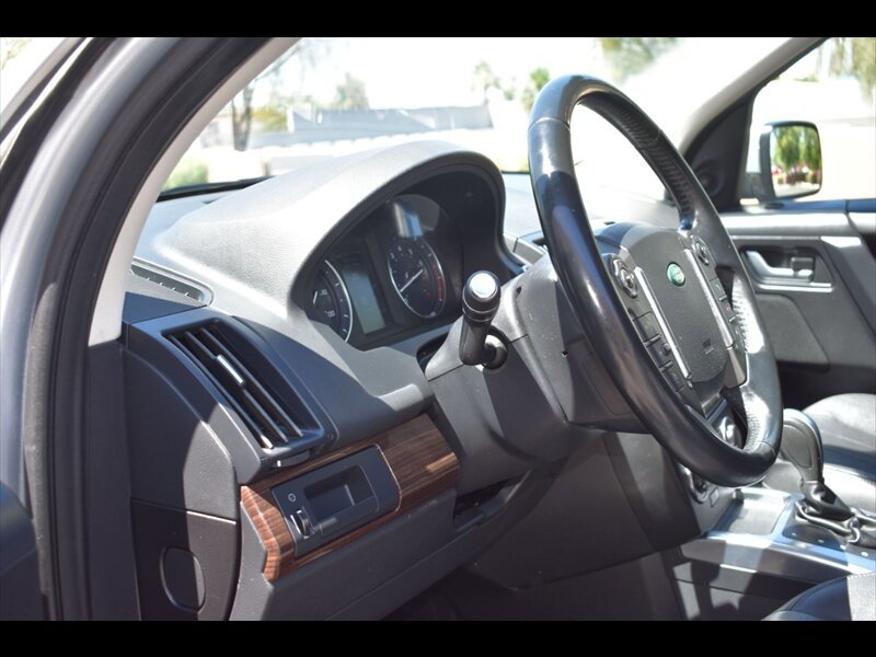 Used 2014 Land Rover LR2 AWD/4WD image 14