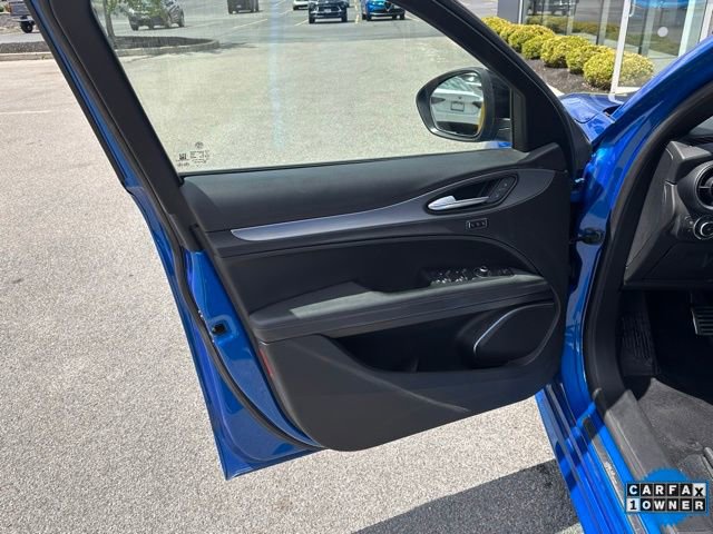 Used 2022 Alfa Romeo Stelvio Veloce image 11