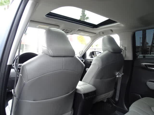 Used 2023 Toyota Highlander Limited FWD image 22