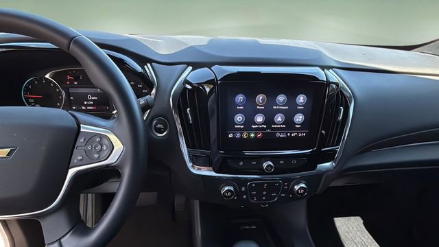 Used 2023 Chevrolet Traverse LT image 13