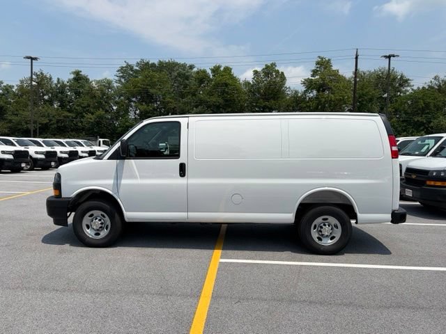 New 2026 Chevrolet Express 3500 w/ Driver Convenience Package RWD image 4