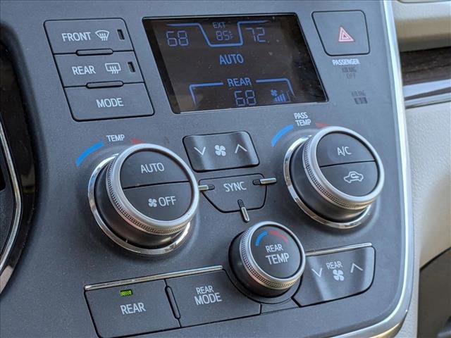 Used 2017 Toyota Sienna XLE AWD/4WD image 8