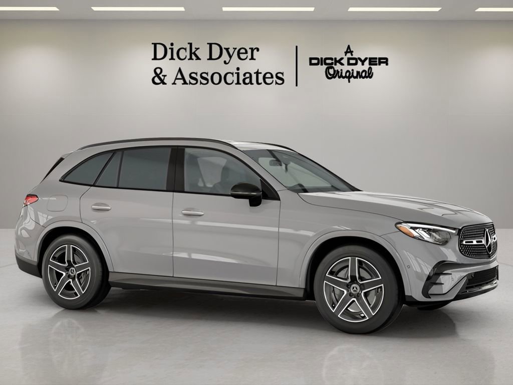 Used 2025 Mercedes-Benz GLC 300 image 2