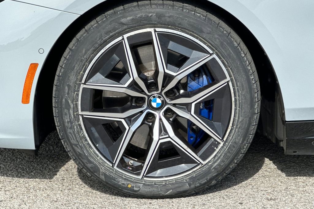 Used 2024 BMW i5 eDrive40i w/ M Sport Package image 32