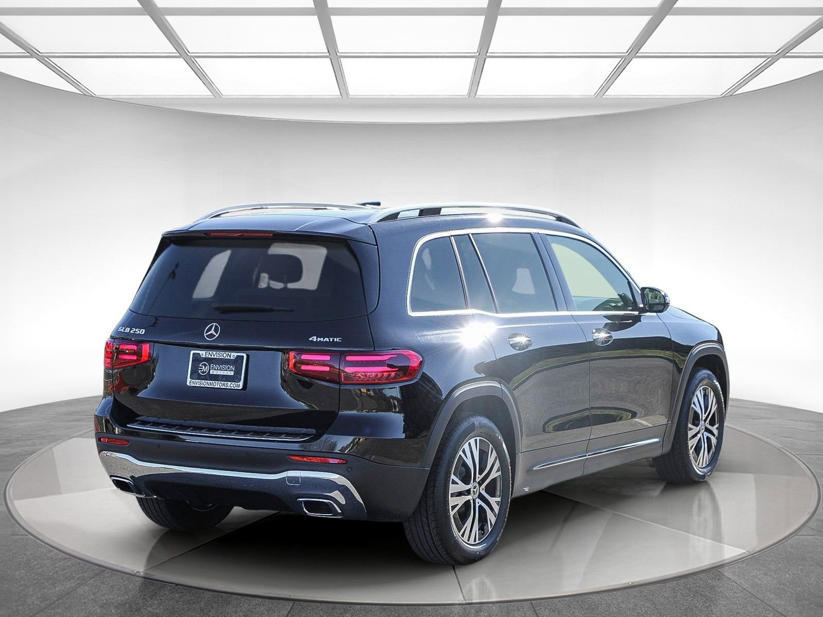 Certified 2026 Mercedes-Benz GLB 250 4MATIC image 4