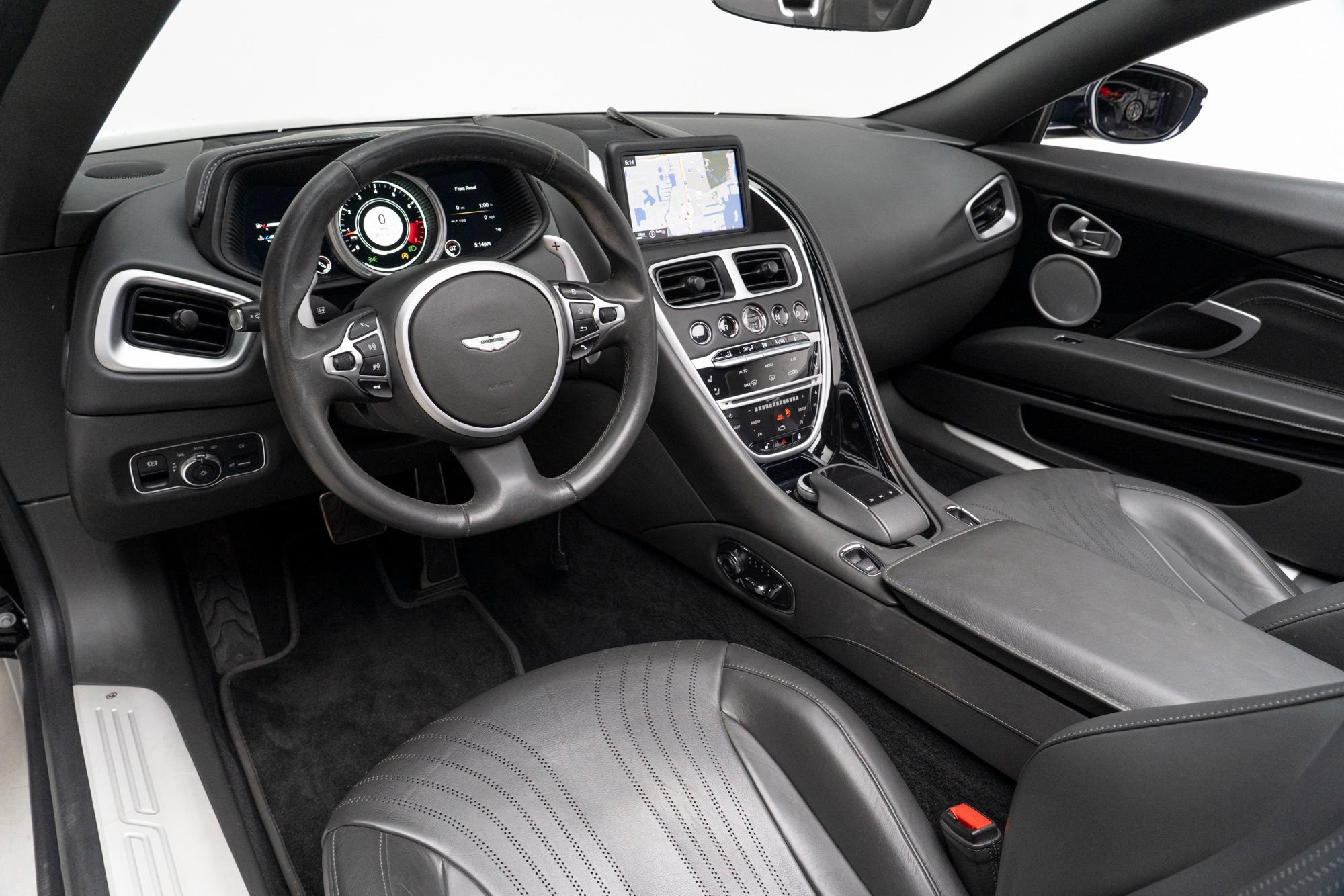 Used 2020 Aston Martin DB11 Volante RWD image 13