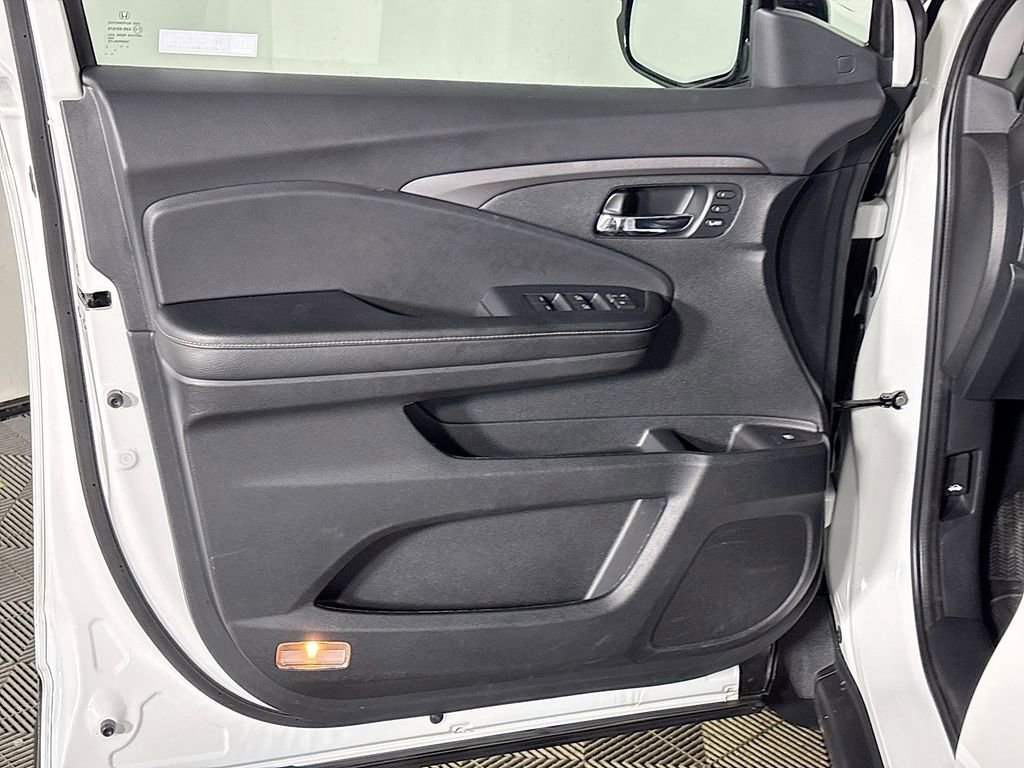 Used 2023 Honda Ridgeline RTL-E image 10