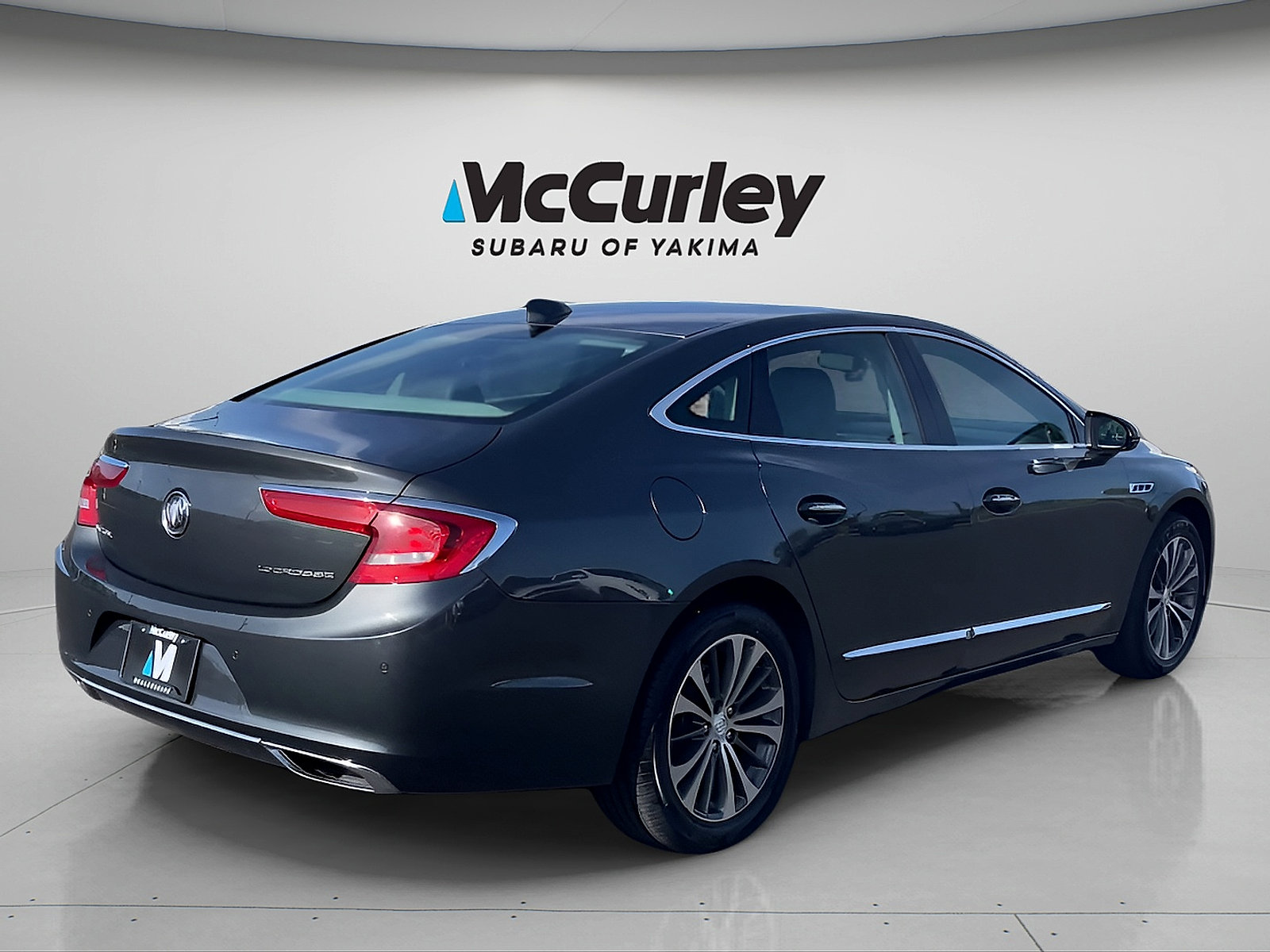 Used 2017 Buick LaCrosse Essence w/ Sun and Shade Package FWD image 6