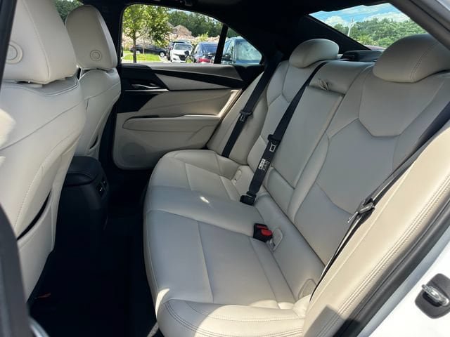 Used 2023 Cadillac CT4 Luxury w/ Sun And Sound Package RWD image 18