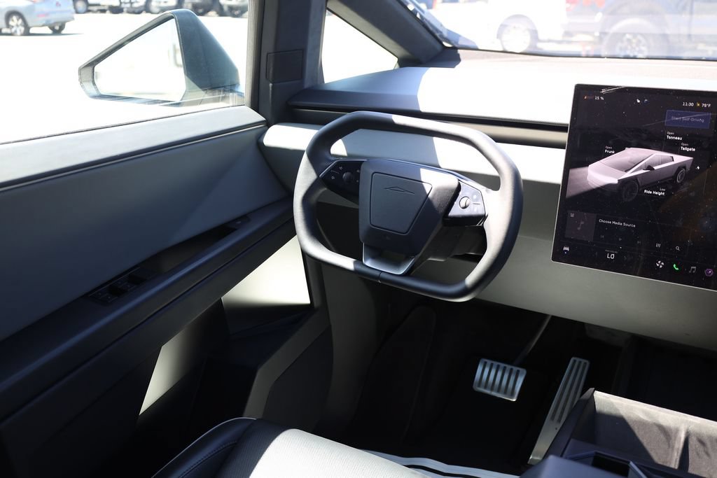 Used 2025 Tesla Cybertruck AWD Crew Cab image 19