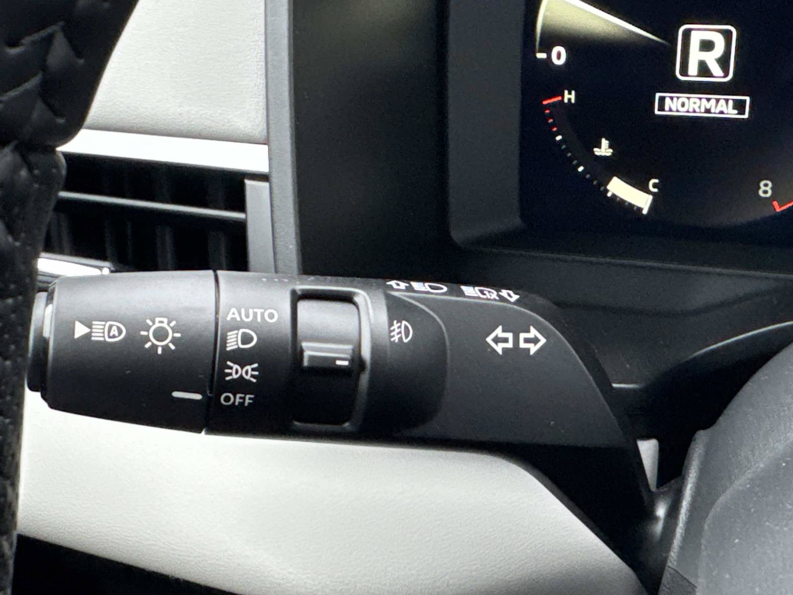 New 2026 Mitsubishi Outlander SE FWD image 28