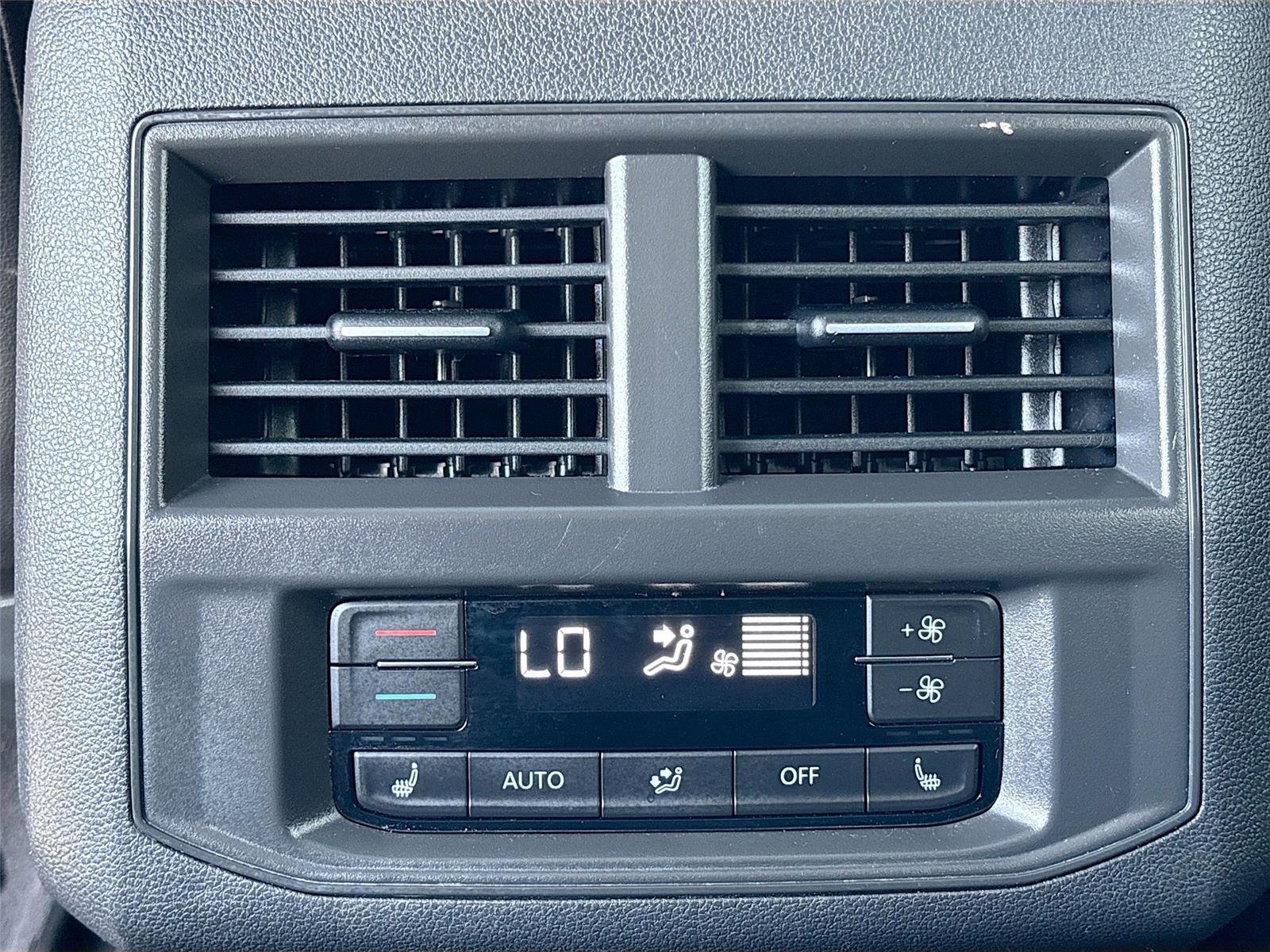 Used 2021 Volkswagen Atlas SEL Premium image 29