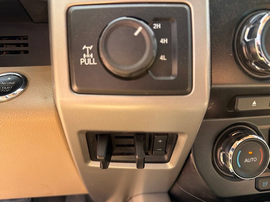 Used 2017 Ford F250 Lariat w/ Lariat Ultimate Package AWD/4WD image 24